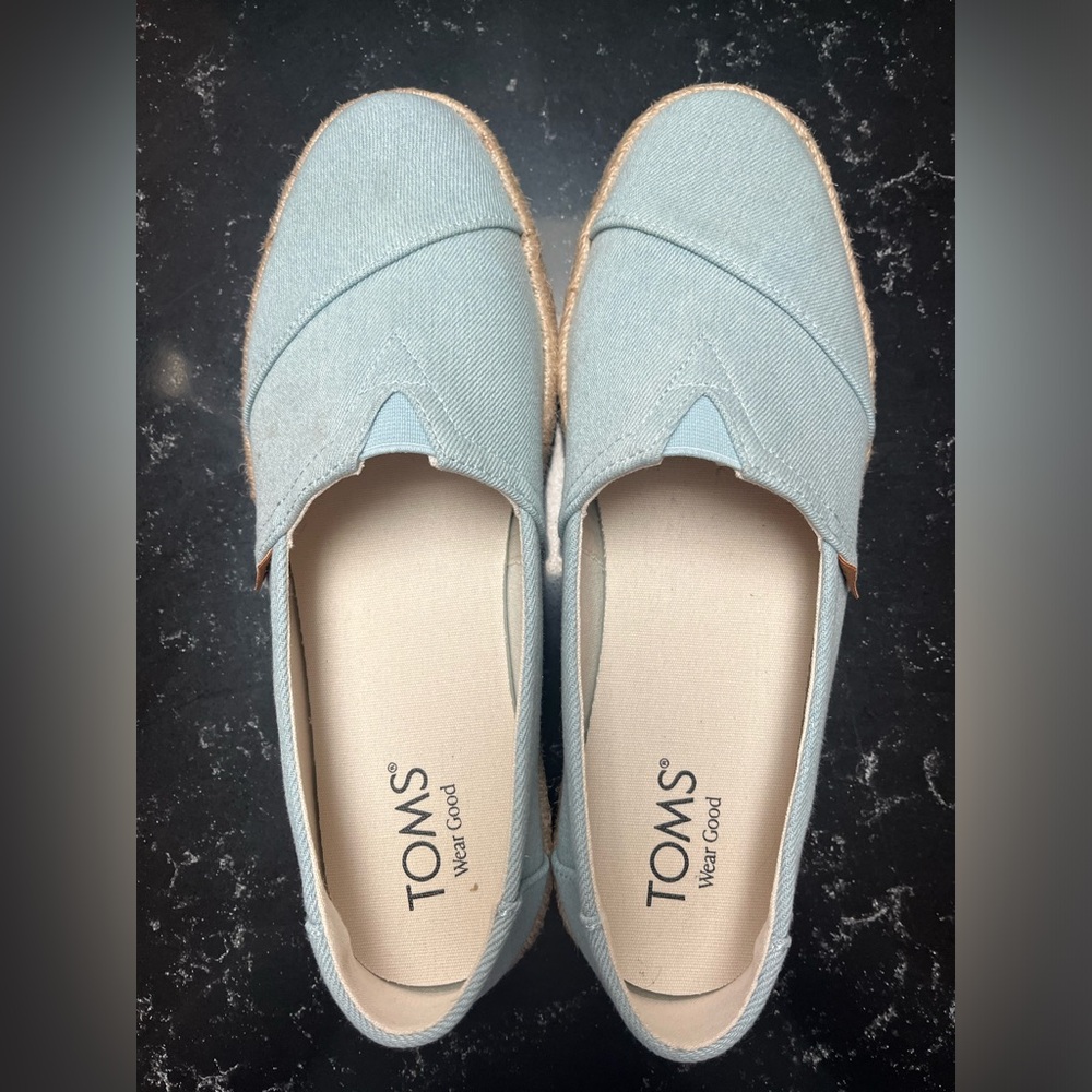 TOMS light blue denim espadrilles flats size 8.5